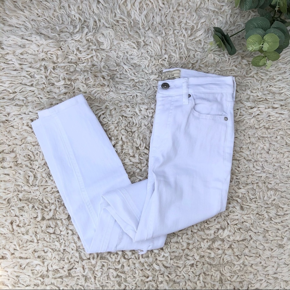 Free people high rise White denim‎ distressed jeans